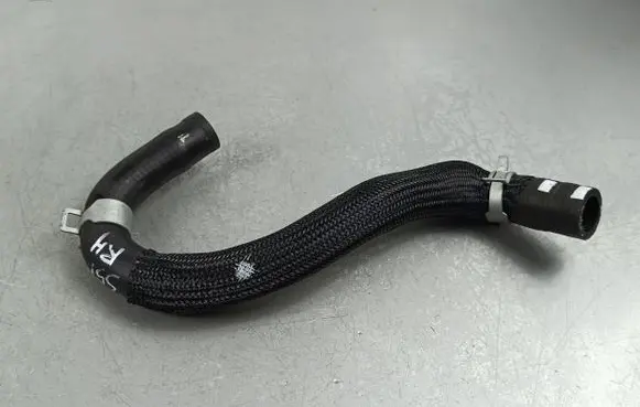 Coolant pipe/hose