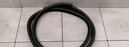 Land Rover Range Rover L405 Rear door rubber seal (on body) LR067427