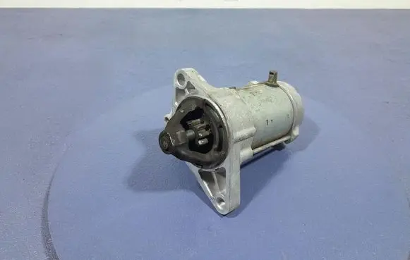 Toyota Yaris Starter motor 