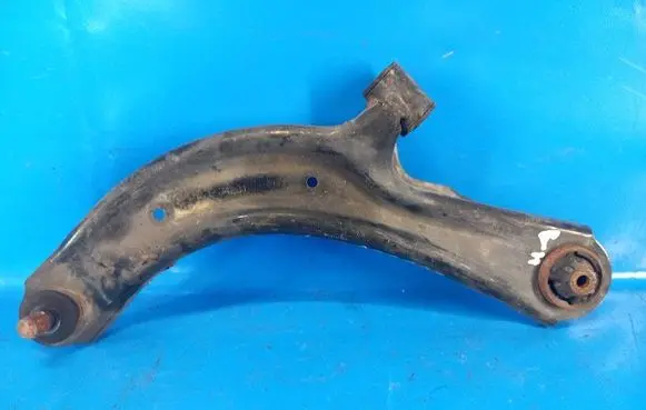 Nissan Sentra B17 Front lower control arm/wishbone 545013SH2A