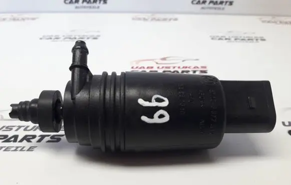 BMW 1 E81 E87 Windscreen/windshield washer pump 67128377612