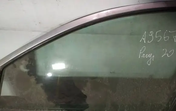Peugeot 206 Front door window glass four-door AS2