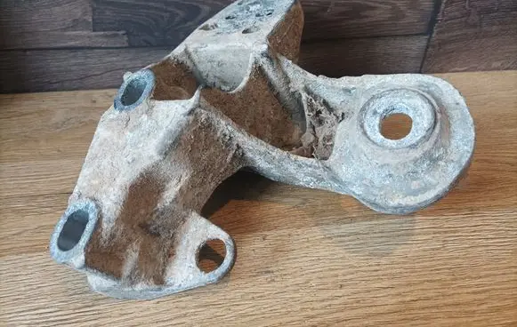Skoda Superb B5 (3U) Engine mounting bracket