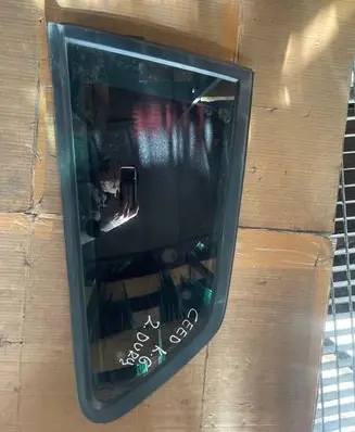 KIA Ceed Rear side window