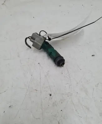Toyota Yaris Fuel injector 2325021020
