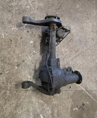 Mitsubishi Pajero Front axle beam