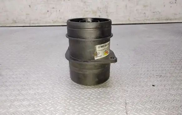 Audi A4 S4 B6 8E 8H Mass air flow meter 0986284007 0281002461