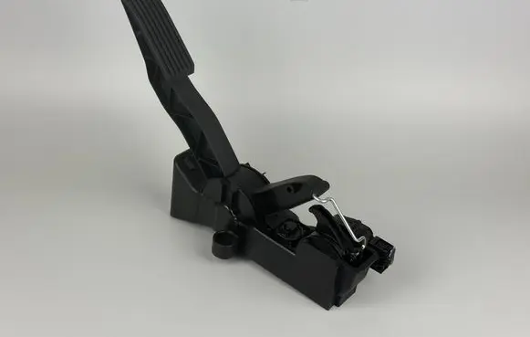 Mercedes-Benz A W169 Accelerator throttle pedal A1693000104 91736020