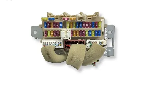 Nissan Qashqai Fuse module 4EB0A 4120