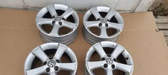 Volkswagen Golf IV R14 alloy rim 