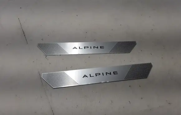 Front sill trim cover