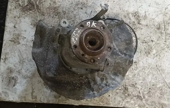 BMW 5 E60 E61 Front wheel hub