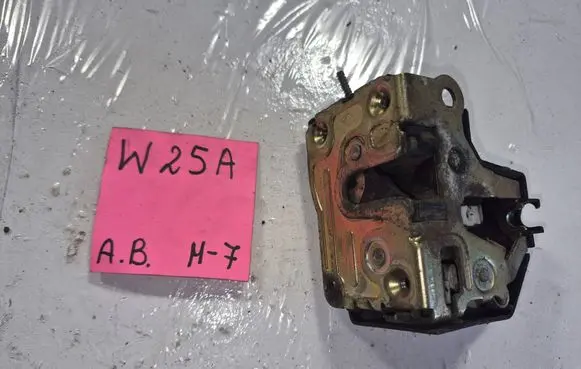 Renault Megane I Rear door lock 2626565