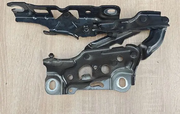BMW 8 G16 Engine bonnet/hood hinges 7347408