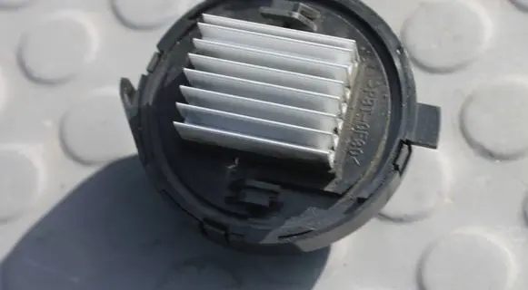 Heater blower motor/fan resistor