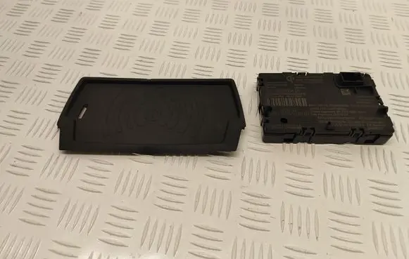 Peugeot 308 Wireless charging module 9833986580
