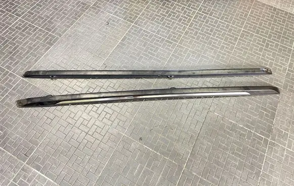 Jeep Grand Cherokee WL Roof bar rail 6XS55SZ0AC M8170059