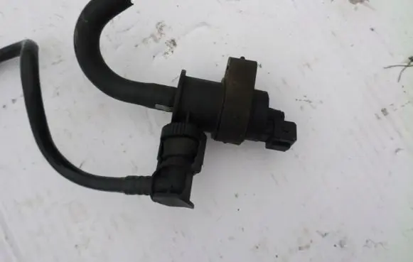 Volvo C70 Turbo solenoid valve 3653909