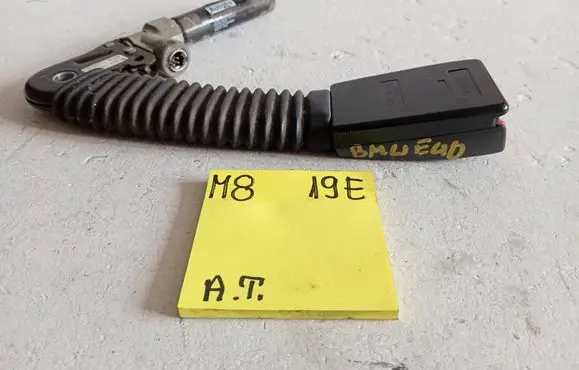 BMW 3 E46 Front seatbelt buckle 8257787L