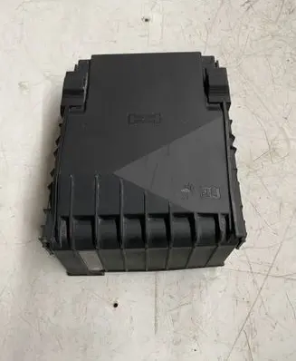 Volkswagen Caddy Fuse box cover 1K0937132F