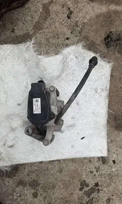 Rear brake caliper
