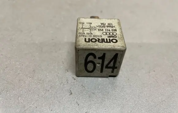 Audi A6 S6 C5 4B Other relay 8E0951253