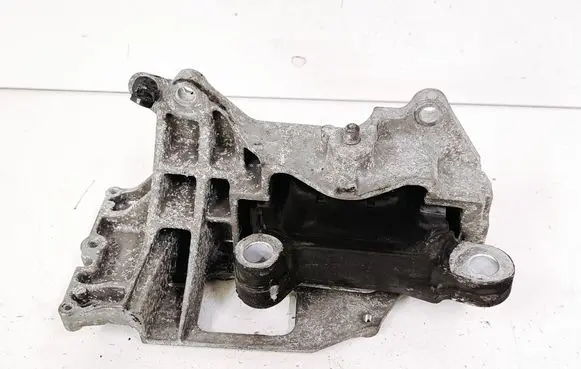 Nissan Juke I F15 Engine mount bracket 11220ED50A