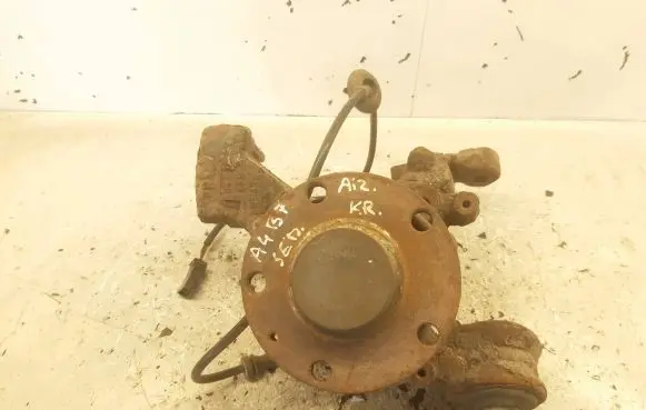 Audi A4 S4 B7 8E 8H Rear wheel hub spindle/knuckle 