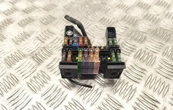 Mercedes-Benz E W211 Fuse box set A2115450301