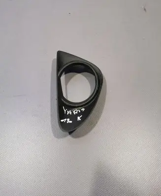 Toyota Yaris Front fog light trim/grill