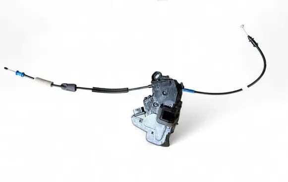 Opel Astra L Front door lock 9835419280