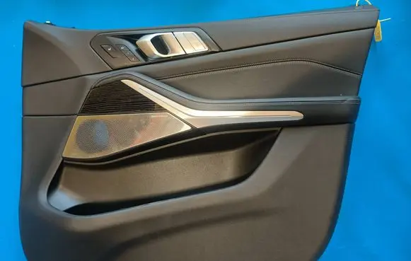 BMW X7 G07 Front door card panel trim 