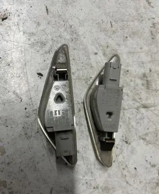 BMW X3 F25 Front fender indicator light 70218000 7267978
