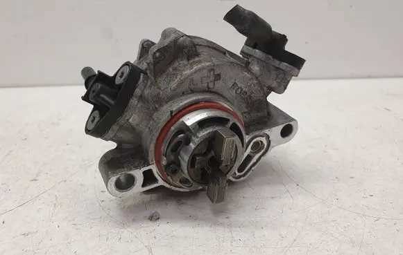 Volvo V40 Vacuum pump 9804021880