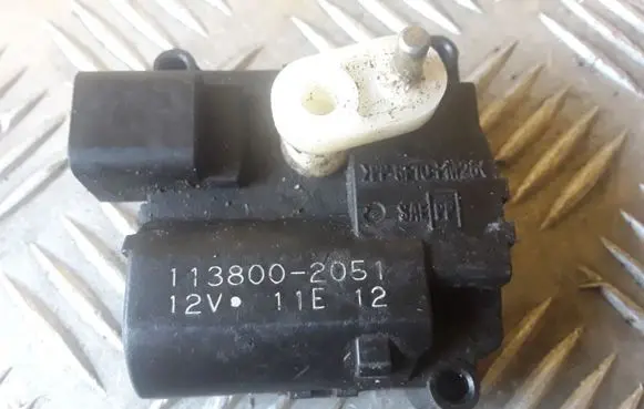 Toyota Corolla Verso AR10 Air flap motor/actuator 1138002051