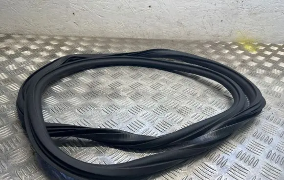 Audi Q5 SQ5 Front door rubber seal 80A83371