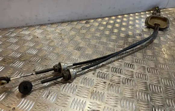 Opel Vivaro Gear shift cable linkage M610438