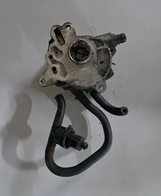 Volkswagen PASSAT B6 Vacuum pump 03G145209