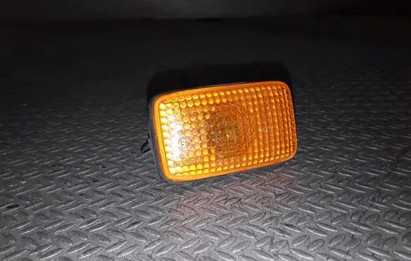 Nissan X-Trail T30 Front fender indicator light 6R019525