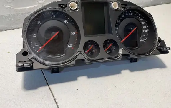 Volkswagen PASSAT B6 Speedometer (instrument cluster) AZC53145550