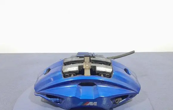 BMW X3 E83 Front brake caliper 6885626