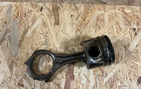 Volkswagen Touareg I Connecting rod/conrod 