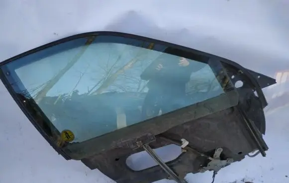 Audi A6 S6 C4 4A Front door window/glass frame 