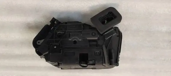 Skoda Kamiq Front door lock 5TB837016B