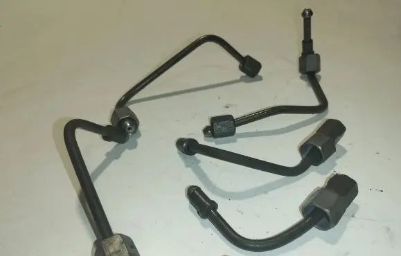 Opel Astra H Fuel injector supply line/pipe 