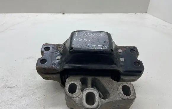 Volkswagen Tiguan Engine mount bracket 1712223A