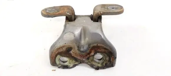 Hyundai Getz Rear door lower hinge
