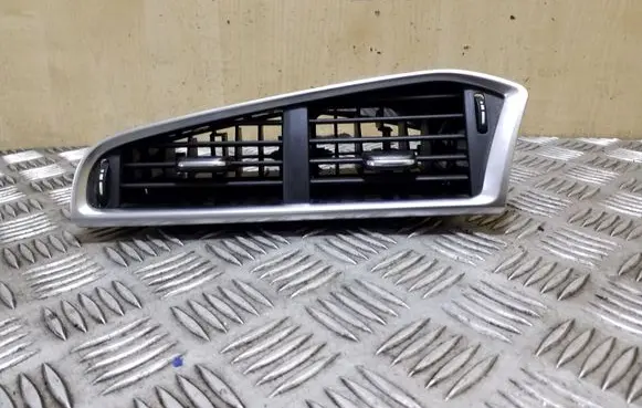 Citroen DS4 Dash center air vent grill 9676610077