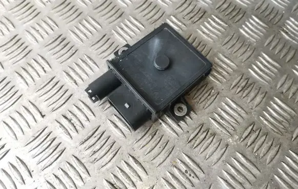 BMW 5 E60 E61 Glow plug pre-heat relay 0522140101 778832704 7788327
