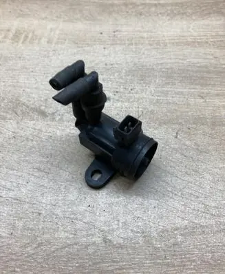 Ford Focus Vacuum valve 98AB9E882AA